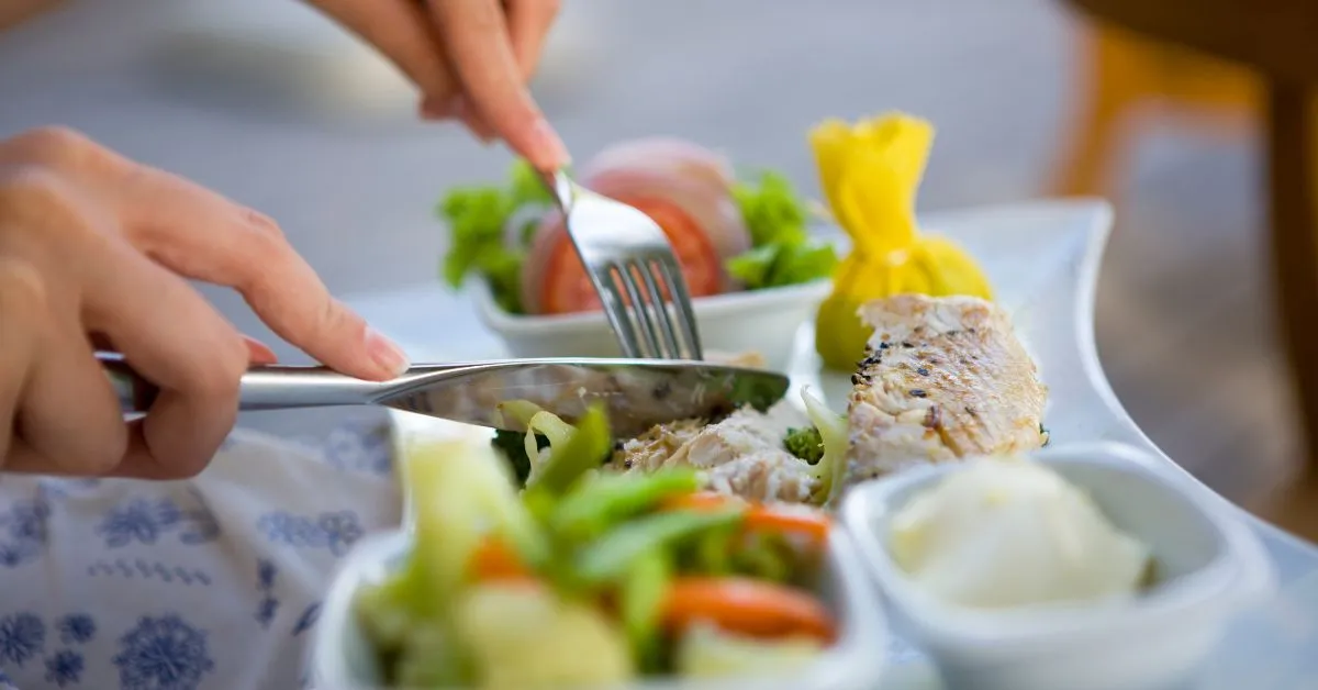 woman eating breakfast